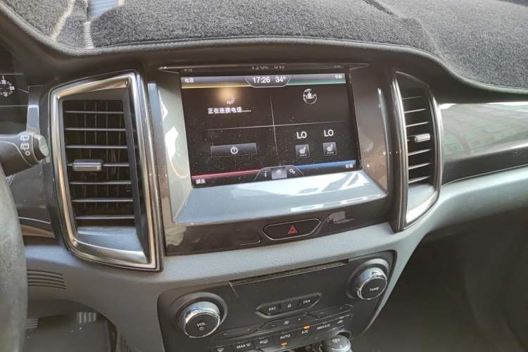 Used Ford Everest 2016 2.0T Gasoline Automatic 4x4 Flagship Edition Audio And AC Panel