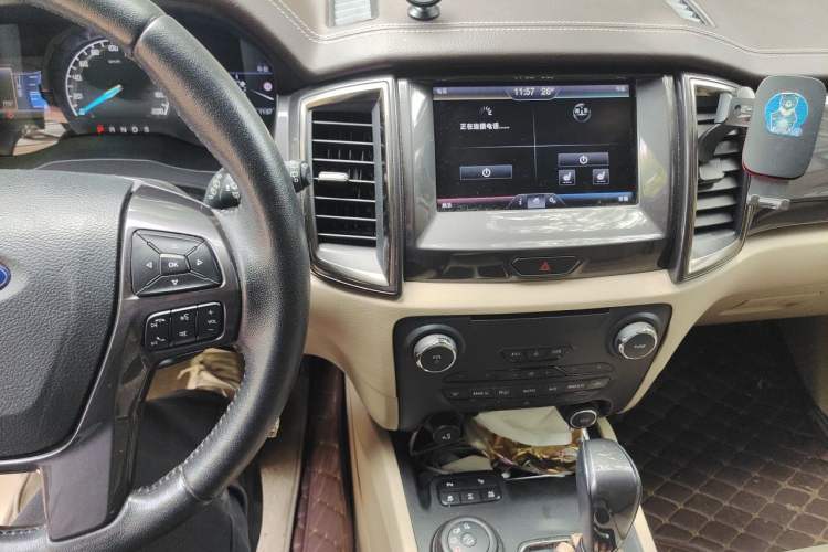Used Ford Everest 2016 2.0T Gasoline Automatic 4x4 Flagship Edition Audio And AC Panel