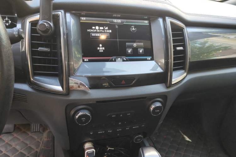 Used Ford Everest 2016 2.0T Gasoline Automatic 4x4 Flagship Edition Audio And AC Panel