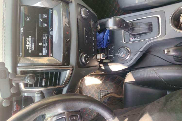 Used Ford Everest 2016 2.0T Gasoline Automatic 4x4 Flagship Edition Audio And AC Panel