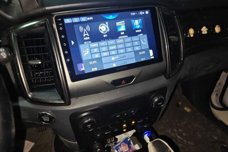 Used Ford Everest 2016 2.0T Gasoline Automatic 4x4 Flagship Edition Audio And AC Panel