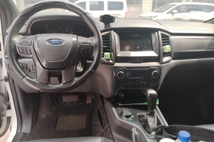 Used Ford Everest 2016 2.0T Gasoline Automatic 4x4 Flagship Edition Center Console