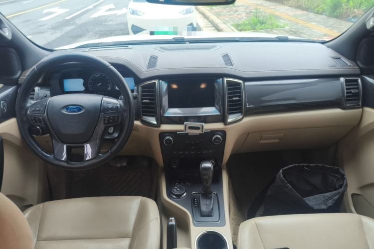 Used Ford Everest 2016 2.0T Gasoline Automatic 4x4 Flagship Edition Center Console