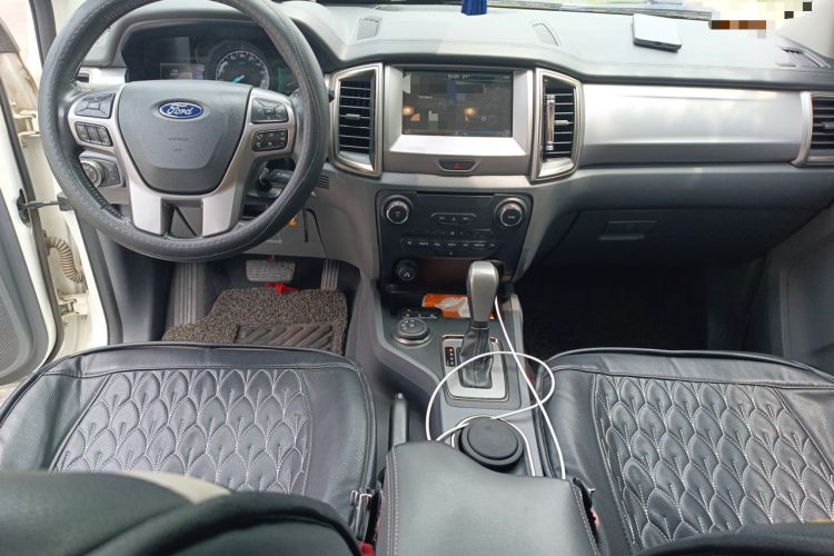 Used Ford Everest 2016 2.0T Gasoline Automatic 4x4 Luxury Edition Center Console