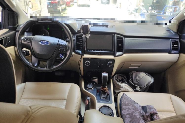 Used Ford Everest 2016 2.0T Gasoline Automatic 4x4 Elite Edition Center Console