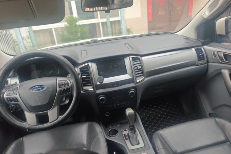Used Ford Everest 2016 2.0T Gasoline Automatic Two-Wheel Drive Luxury Edition Center Console
