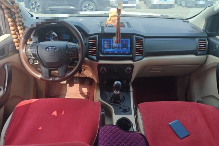 Used Ford Everest 2016 2.2T Diesel Manual Two-Wheel-Drive Elite Edition Center Console