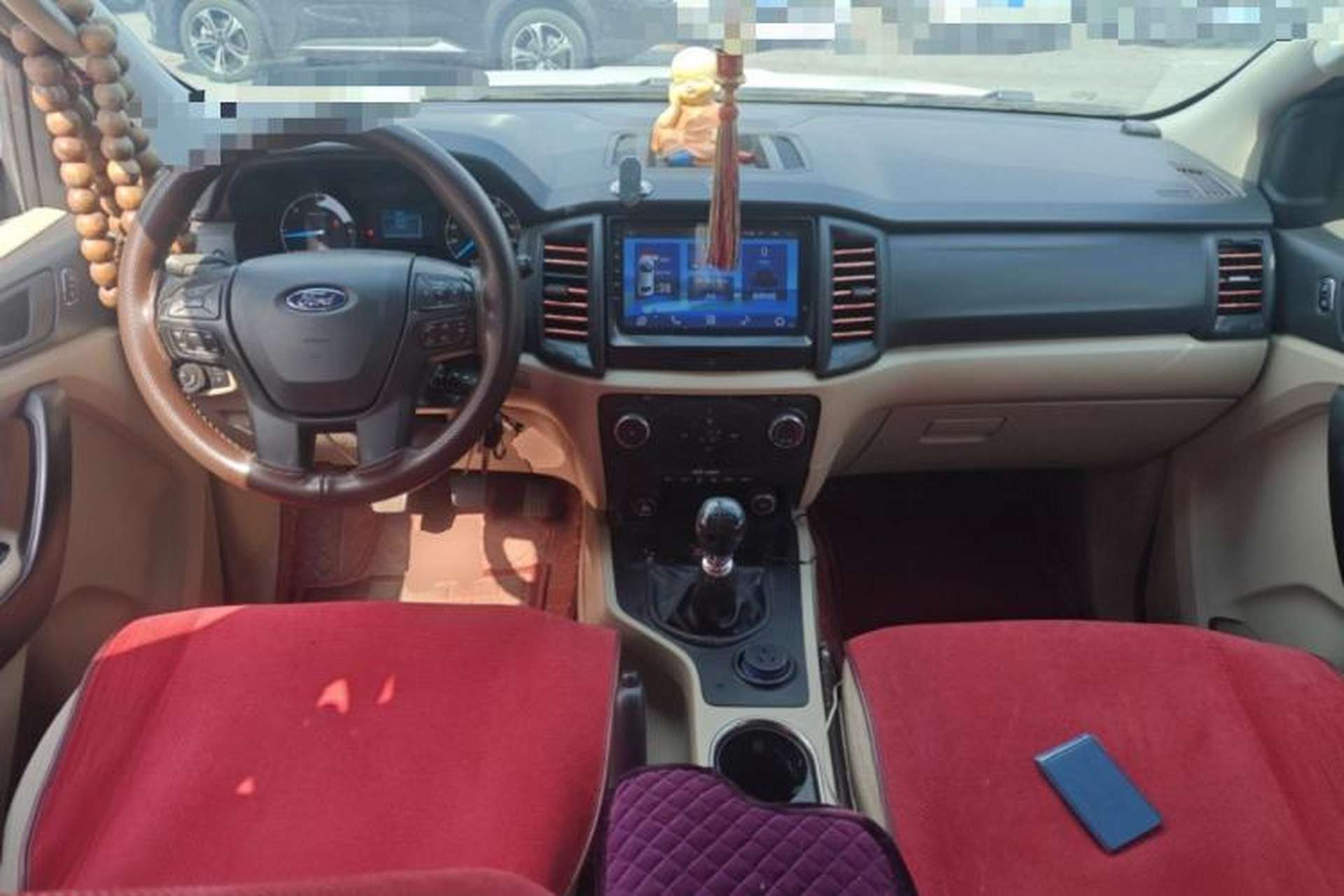 Used Ford Everest 2016 2.2T Diesel Manual Two-Wheel-Drive Elite Edition Center Console