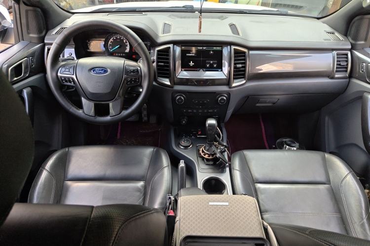 Used Ford Everest 2016 2.0T Gasoline Automatic 4x4 Flagship Edition Center Console