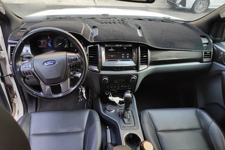 Used Ford Everest 2016 2.0T Gasoline Automatic 4x4 Flagship Edition Center Console