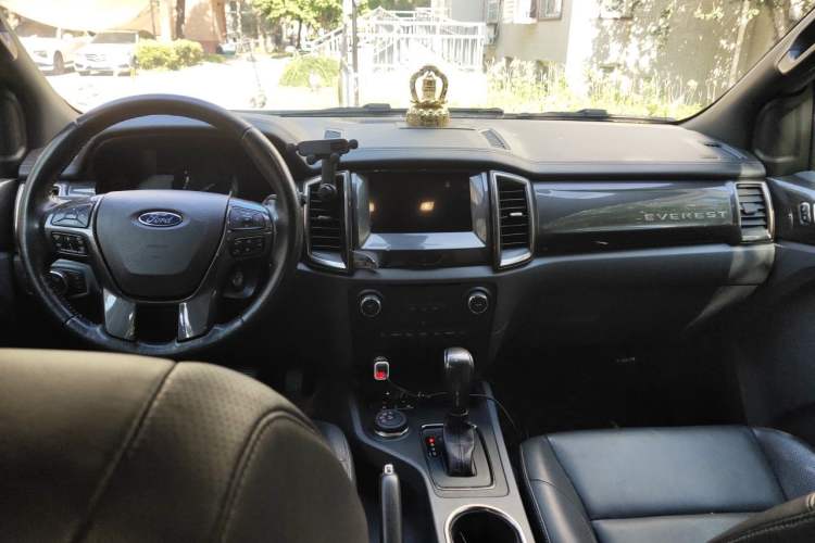 Used Ford Everest 2016 2.0T Gasoline Automatic 4x4 Flagship Edition Center Console