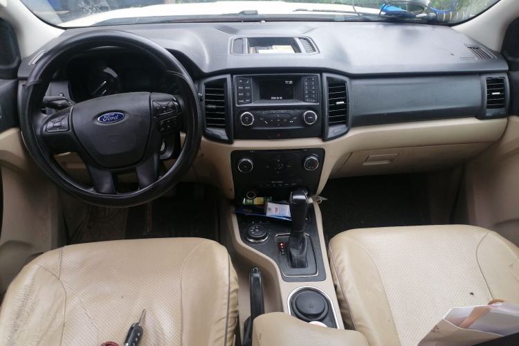 Used Ford Everest 2016 2.0T Gasoline Automatic 4x4 Elite Edition Center Console