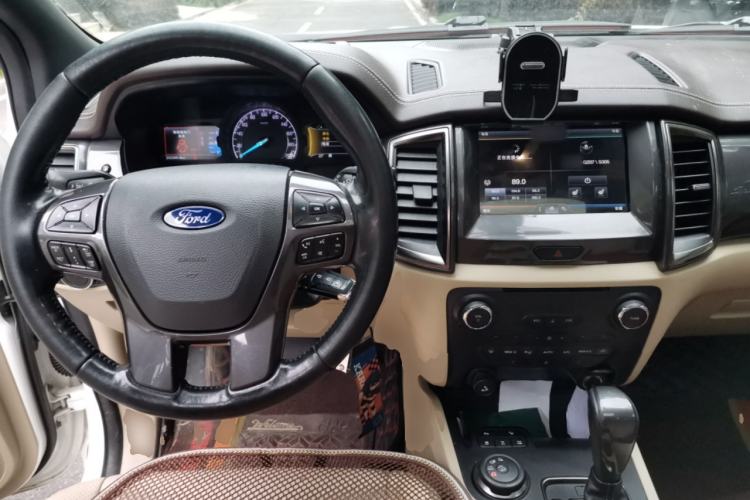 Used Ford Everest 2016 2.0T Gasoline Automatic 4x4 Flagship Edition Center Console