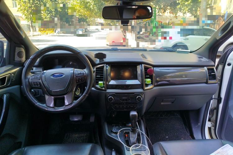 Used Ford Everest 2016 2.0T Gasoline Automatic 4x4 Flagship Edition Center Console