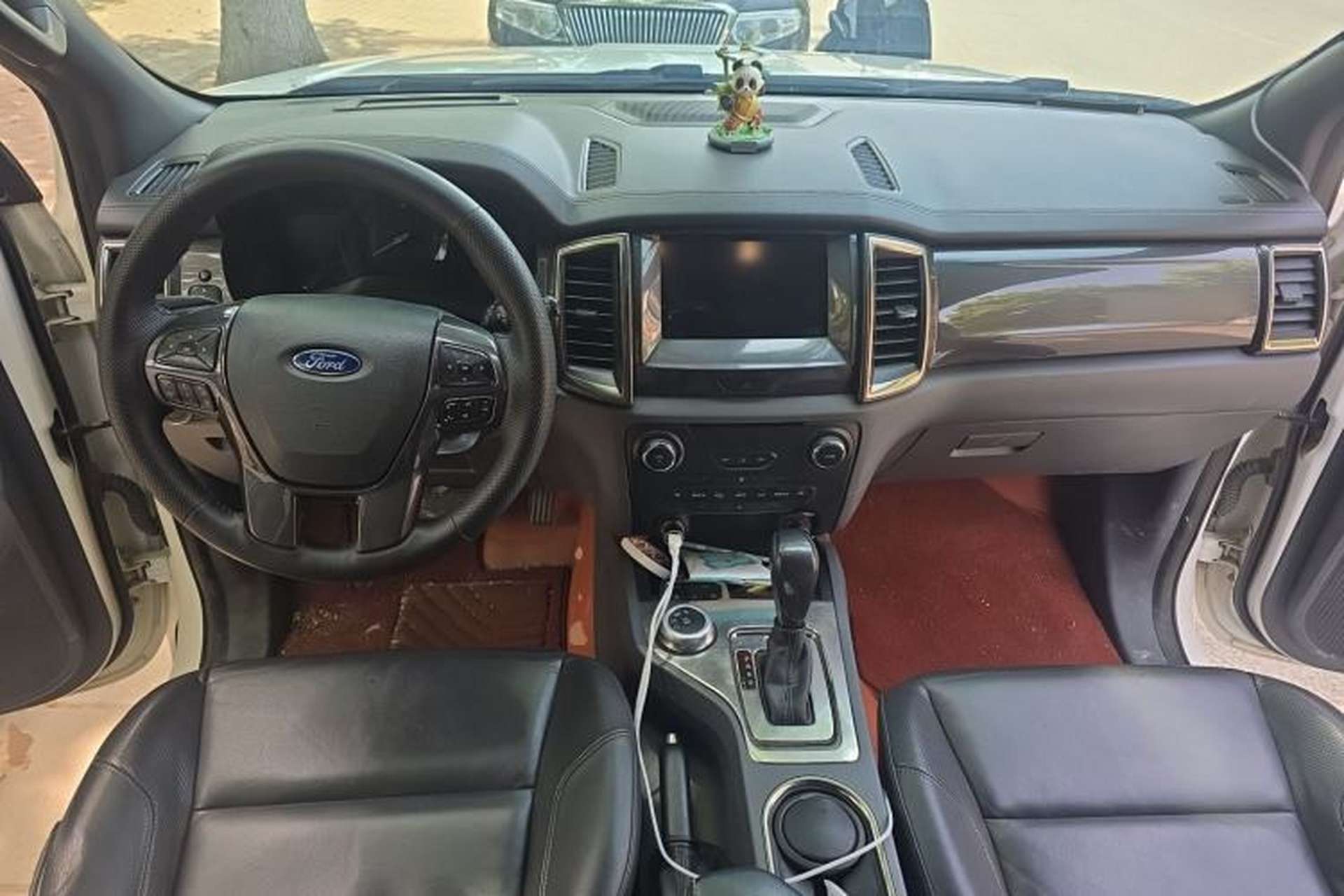 Used Ford Everest 2016 2.0T Gasoline Automatic 4x4 Flagship Edition Center Console