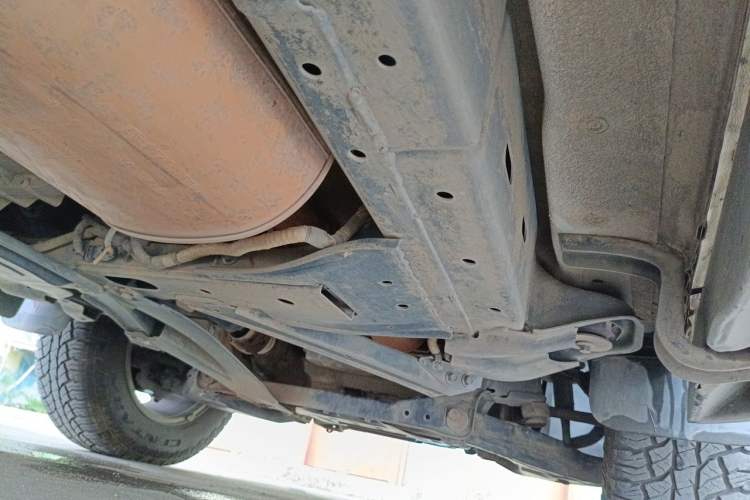Used Ford Everest 2016 2.0T Gasoline Automatic 4x4 Luxury Edition Chassis Front Right