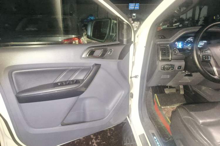 Used Ford Everest 2016 2.0T Gasoline Automatic 4x4 Flagship Edition Driver Seat
