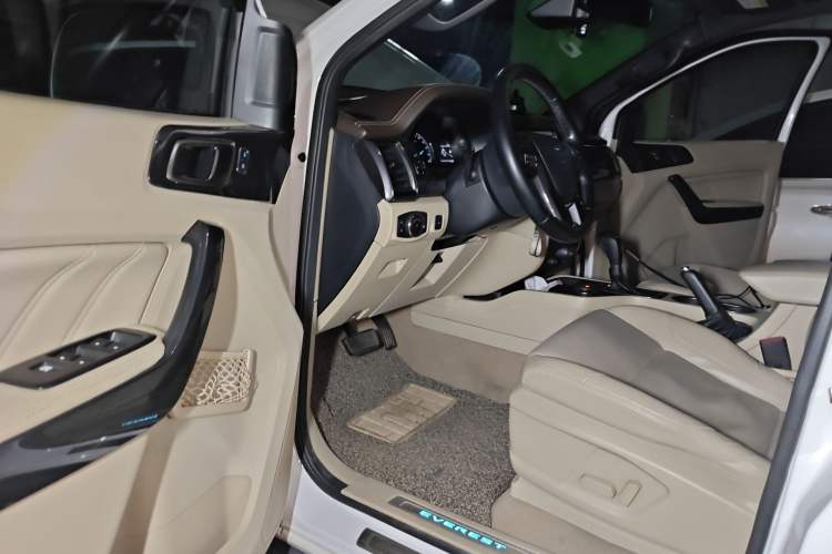 Used Ford Everest 2016 2.0T Gasoline Automatic 4x4 Flagship Edition Driver Seat