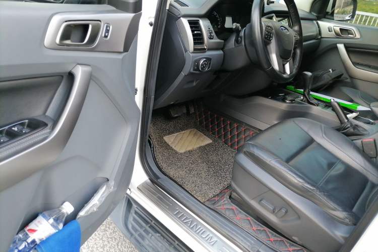 Used Ford Everest 2016 2.0T Gasoline Automatic 4x4 Luxury Edition Driver Seat