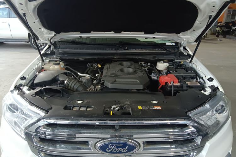 Used Ford Everest 2016 2.0T Gasoline Automatic 4x4 Luxury Edition Engine Bay