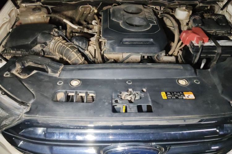 Used Ford Everest 2016 2.0T Gasoline Automatic 4x4 Flagship Edition Engine Bay