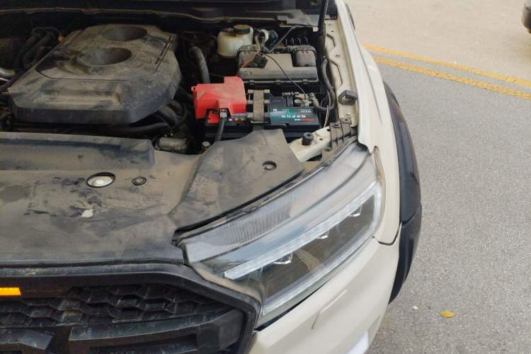 Used Ford Everest 2016 2.0T Gasoline Automatic 4x4 Flagship Edition Engine Bay Left