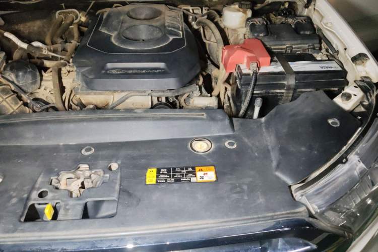 Used Ford Everest 2016 2.0T Gasoline Automatic 4x4 Flagship Edition Engine Bay Left