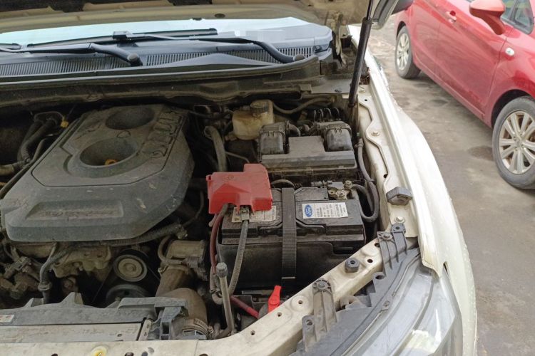 Used Ford Everest 2016 2.0T Gasoline Automatic 4x4 Luxury Edition Engine Bay Left