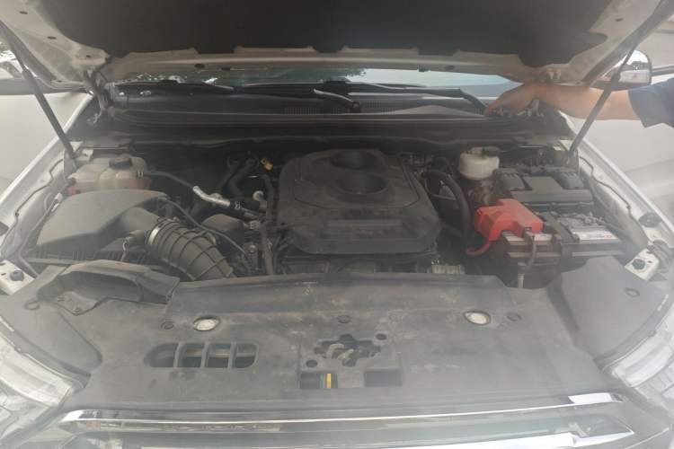 Used Ford Everest 2016 2.0T Gasoline Automatic 4x4 Flagship Edition Engine Bay