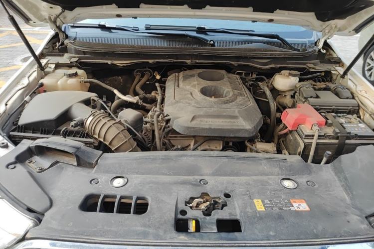 Used Ford Everest 2016 2.0T Gasoline Automatic 4x4 Flagship Edition Engine Bay