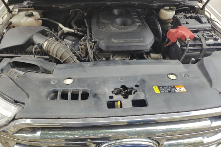 Used Ford Everest 2016 2.0T Gasoline Automatic 4x4 Flagship Edition Engine Bay