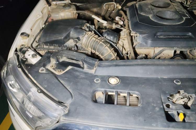 Used Ford Everest 2016 2.0T Gasoline Automatic 4x4 Flagship Edition Engine Bay Right