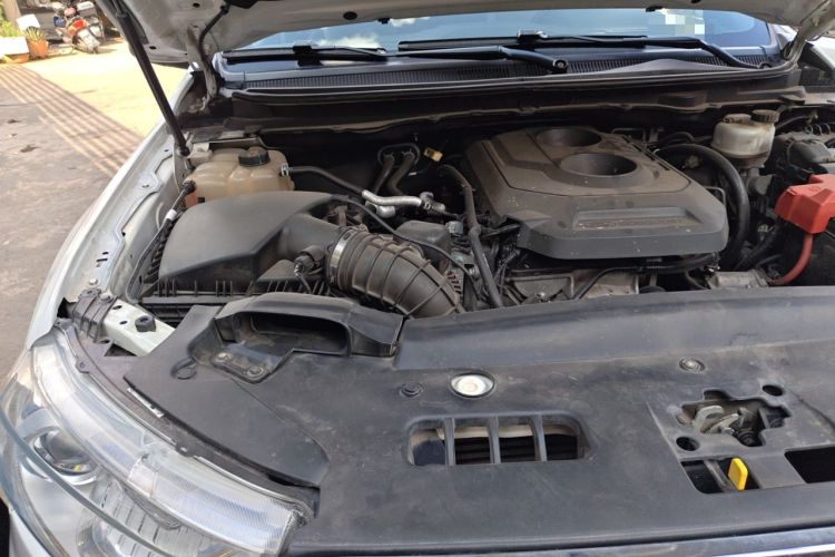 Used Ford Everest 2016 2.0T Gasoline Automatic 4x4 Flagship Edition Engine Bay Right