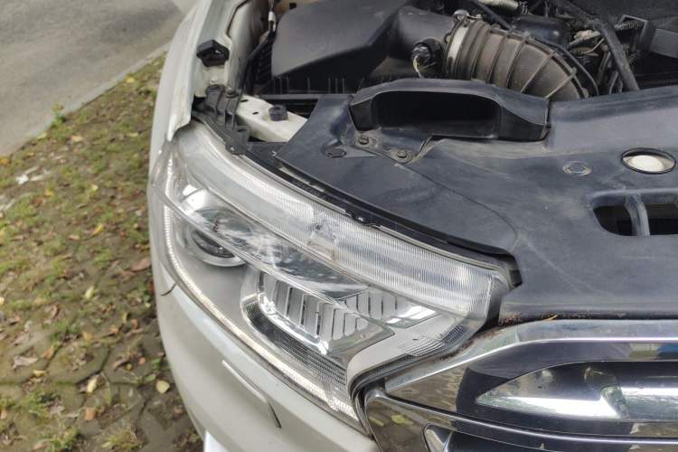 Used Ford Everest 2016 2.0T Gasoline Automatic 4x4 Flagship Edition Engine Bay Right