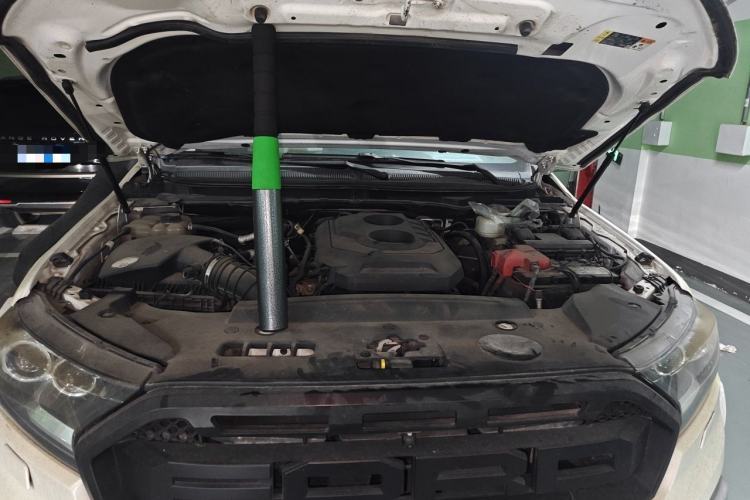 Used Ford Everest 2016 2.0T Gasoline Automatic 4x4 Flagship Edition Engine Bay