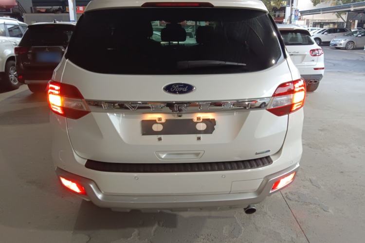 Used Ford Everest 2016 2.0T Gasoline Automatic 4x4 Luxury Edition Exterior 4