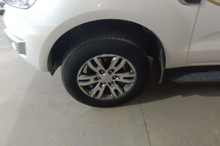 Used Ford Everest 2016 2.0T Gasoline Automatic 4x4 Luxury Edition Exterior 7