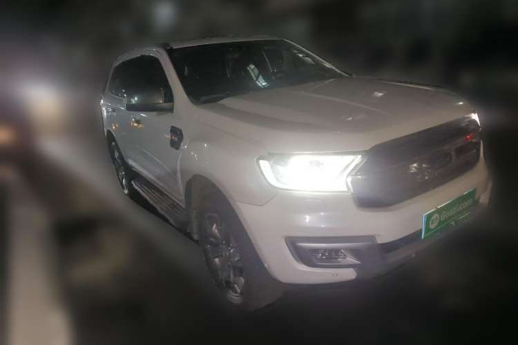 Used Ford Everest 2016 2.0T Gasoline Automatic 4x4 Flagship Edition Front Right 45 Deg