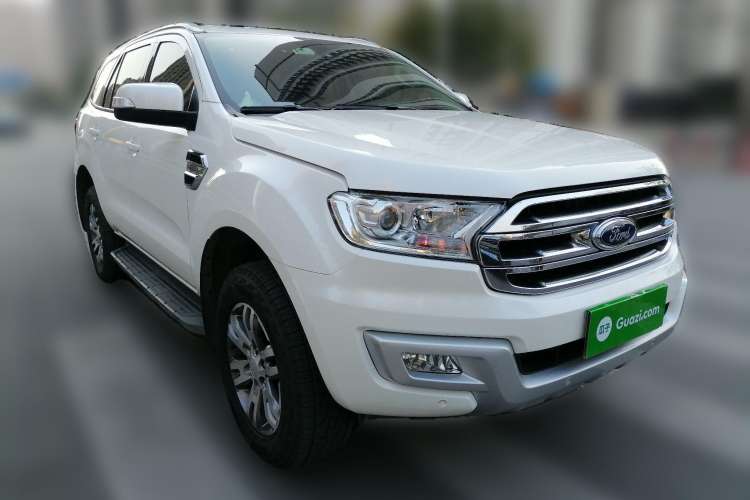 Used Ford Everest 2016 2.0T Gasoline Automatic 4x4 Luxury Edition Front Right 45 Deg