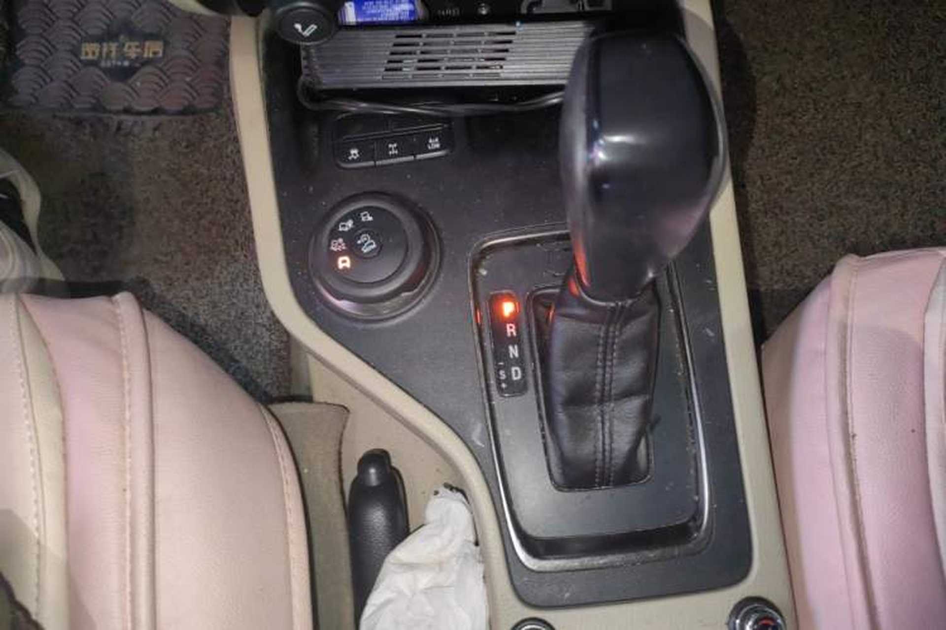 Used Ford Everest 2016 2.0T Gasoline Automatic 4x4 Elite Edition Gear Lever