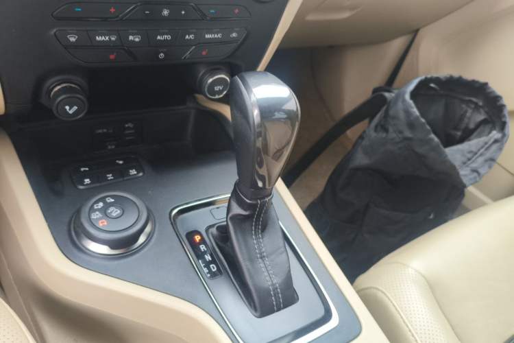 Used Ford Everest 2016 2.0T Gasoline Automatic 4x4 Flagship Edition Gear Lever