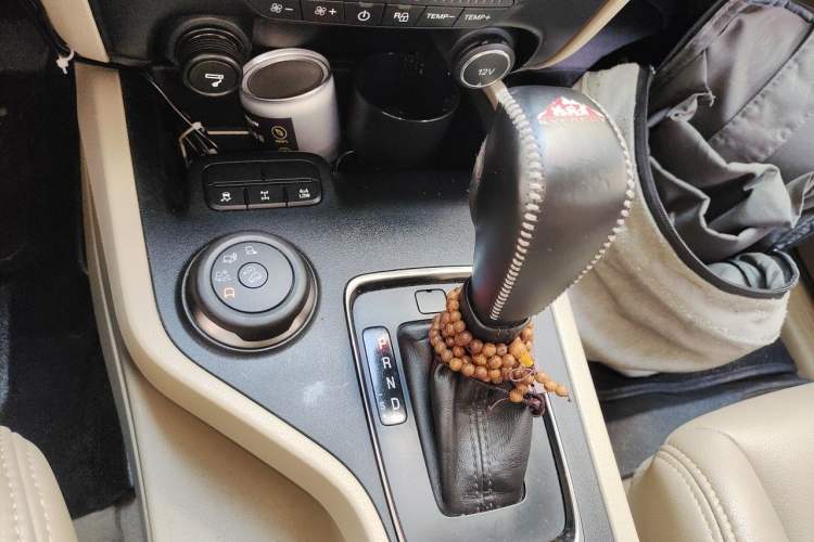 Used Ford Everest 2016 2.0T Gasoline Automatic 4x4 Elite Edition Gear Lever