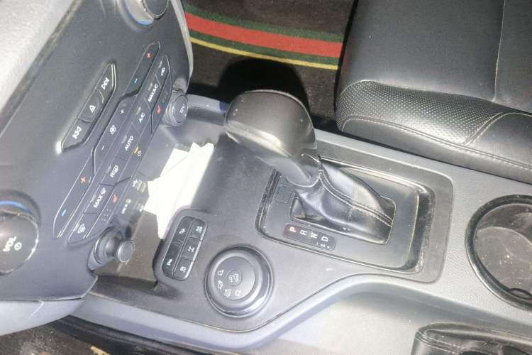 Used Ford Everest 2016 2.0T Gasoline Automatic 4x4 Flagship Edition Gear Lever