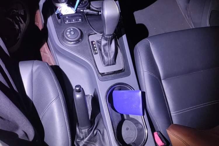 Used Ford Everest 2016 2.0T Gasoline Automatic 4x4 Luxury Edition Gear Lever