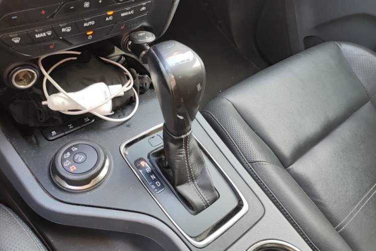 Used Ford Everest 2016 2.0T Gasoline Automatic 4x4 Flagship Edition Gear Lever