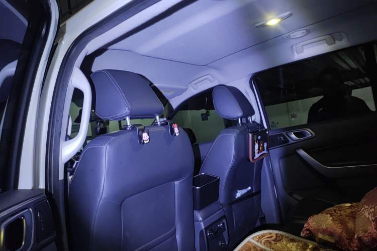 Used Ford Everest 2016 2.0T Gasoline Automatic 4x4 Luxury Edition Headliner
