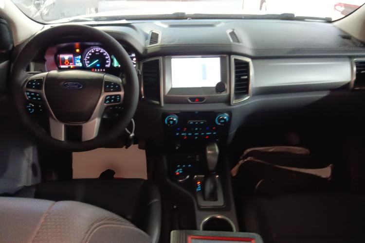 Used Ford Everest 2016 2.0T Gasoline Automatic 4x4 Luxury Edition Interior 2