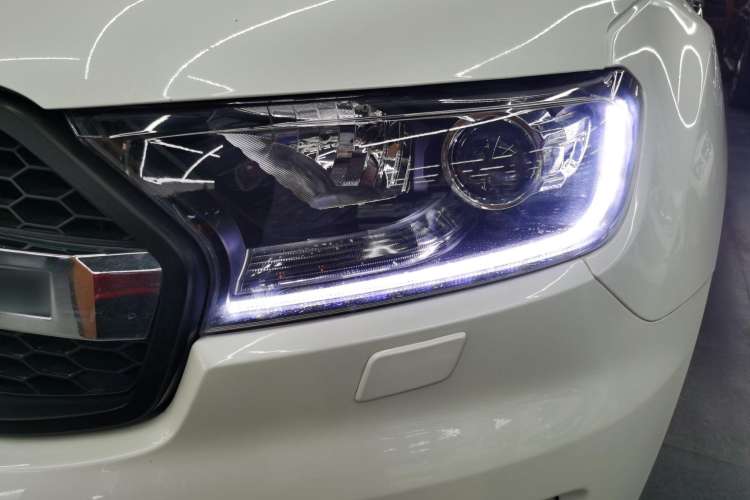 Used Ford Everest 2016 2.0T Gasoline Automatic 4x4 Flagship Edition Left Front Headlight