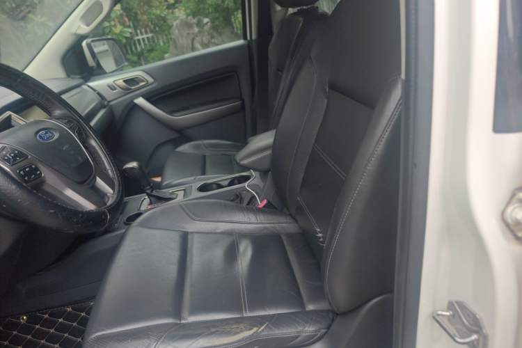 Used Ford Everest 2016 2.0T Gasoline Automatic Two-Wheel Drive Luxury Edition Left Front Seat
