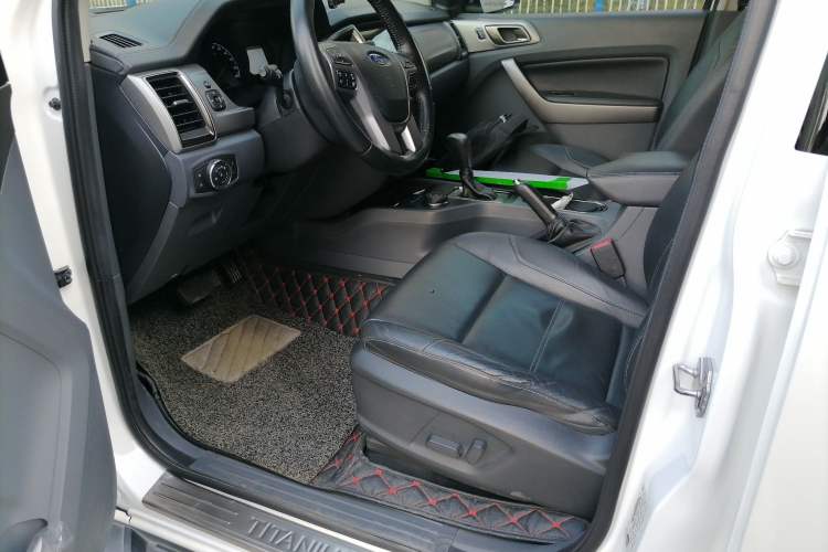 Used Ford Everest 2016 2.0T Gasoline Automatic 4x4 Luxury Edition Left Front Seat